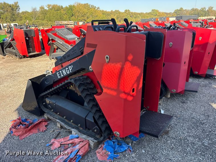 image for item ES8342 2024 Erie SCL850 compact utility loader