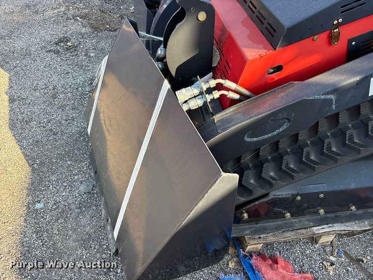 image for item ES8342 2024 Erie SCL850 compact utility loader