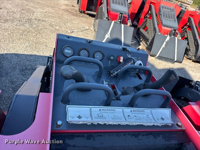 image for item ES8343 2024 Erie SCL850 compact utility loader