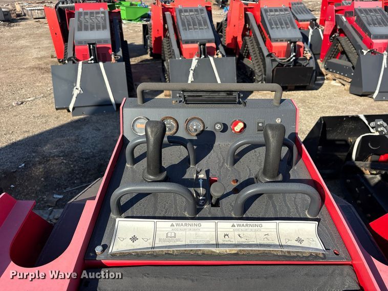 image for item ES8344 2024 Erie SCL850 compact utility loader