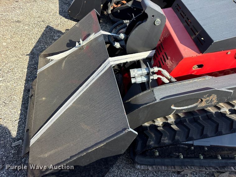 image for item ES8351 2024 Erie SCL850 compact utility loader