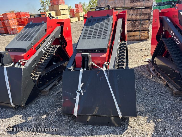 image for item ES8352 2024 Erie SCL850 compact utility loader