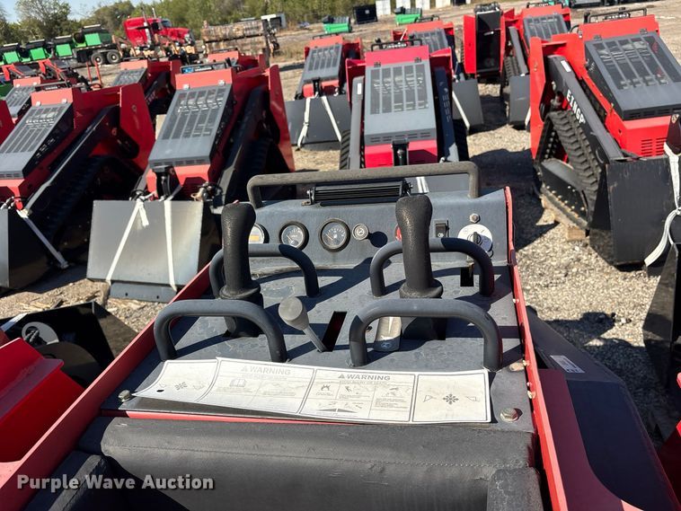 image for item ES8352 2024 Erie SCL850 compact utility loader