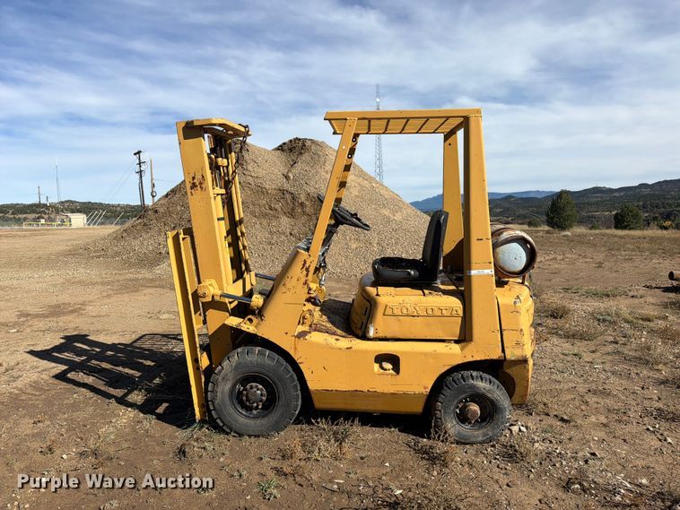 image for item EW1201 1993 Toyota 423FG15 forklift