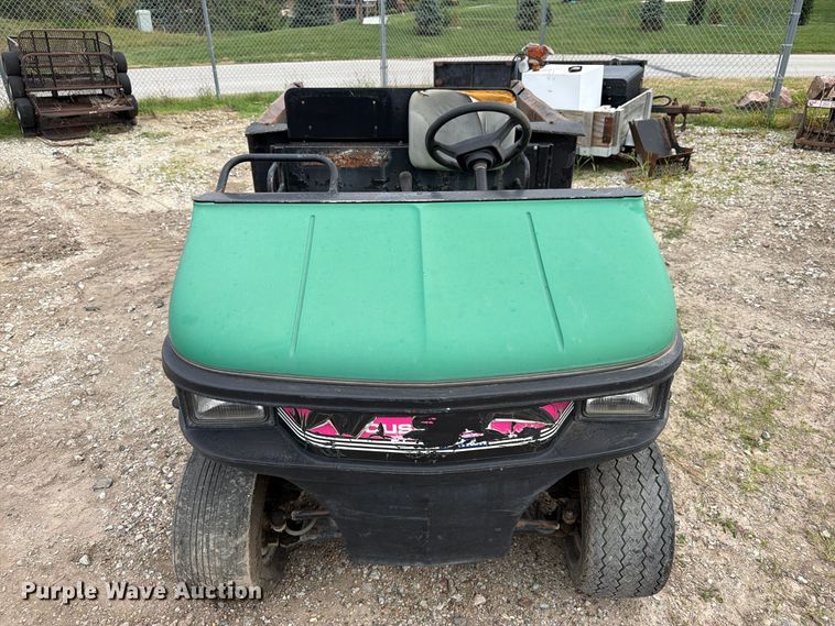 image for item EW5191 1999 Cushman 4W 31 HP Turf utility vehicle