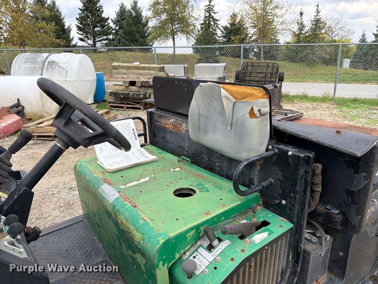image for item EW5191 1999 Cushman 4W 31 HP Turf utility vehicle