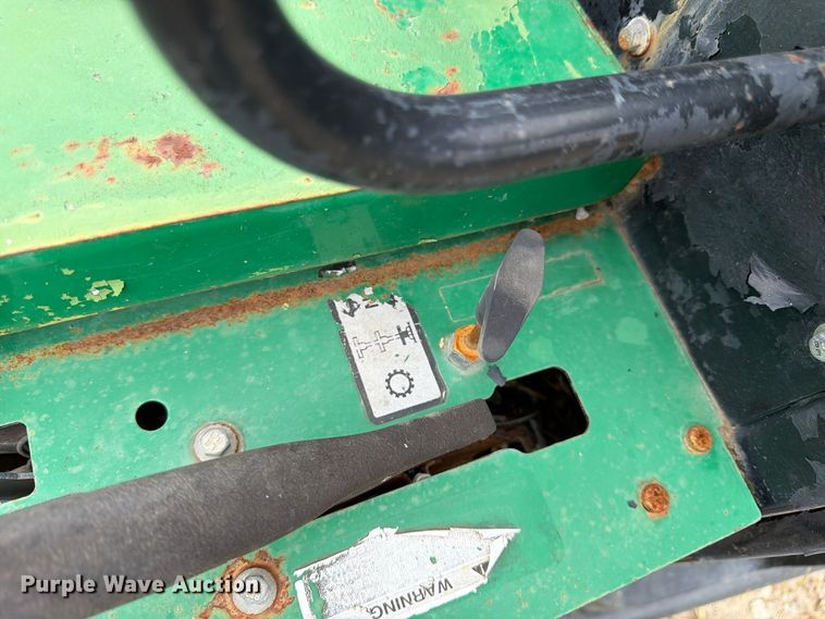 image for item EW5191 1999 Cushman 4W 31 HP Turf utility vehicle