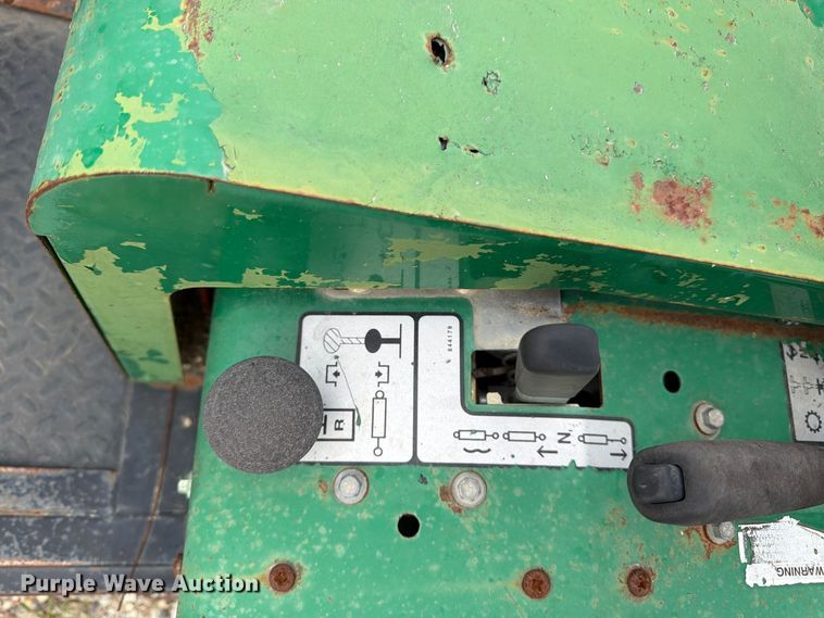 image for item EW5191 1999 Cushman 4W 31 HP Turf utility vehicle