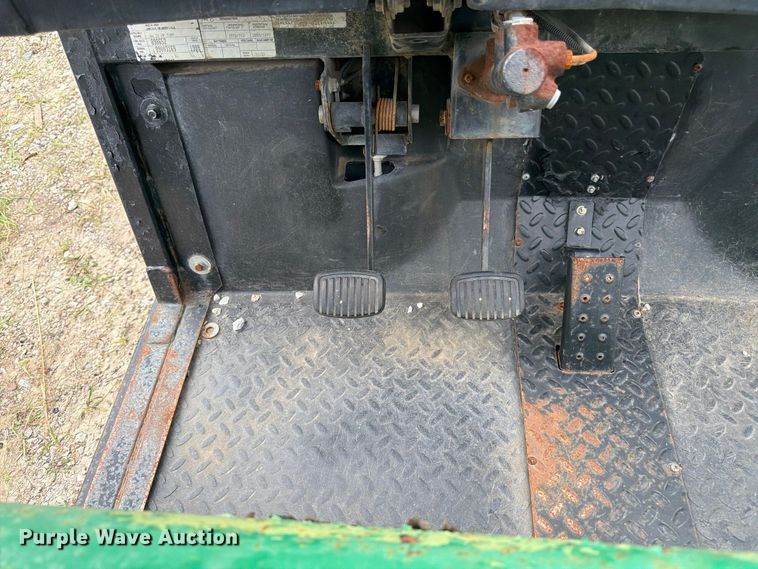 image for item EW5191 1999 Cushman 4W 31 HP Turf utility vehicle