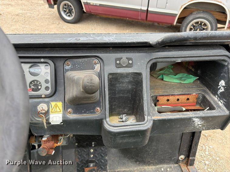 image for item EW5191 1999 Cushman 4W 31 HP Turf utility vehicle