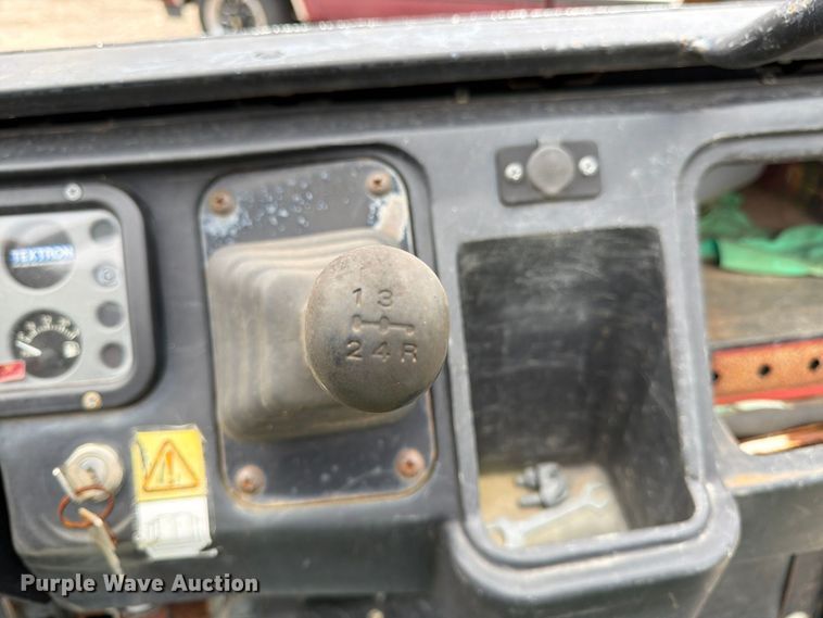 image for item EW5191 1999 Cushman 4W 31 HP Turf utility vehicle