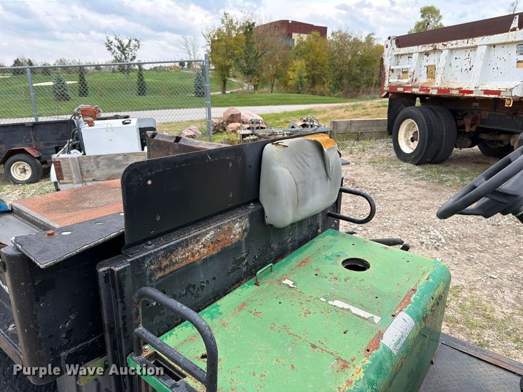 image for item EW5191 1999 Cushman 4W 31 HP Turf utility vehicle