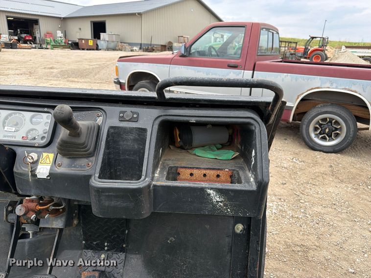 image for item EW5191 1999 Cushman 4W 31 HP Turf utility vehicle