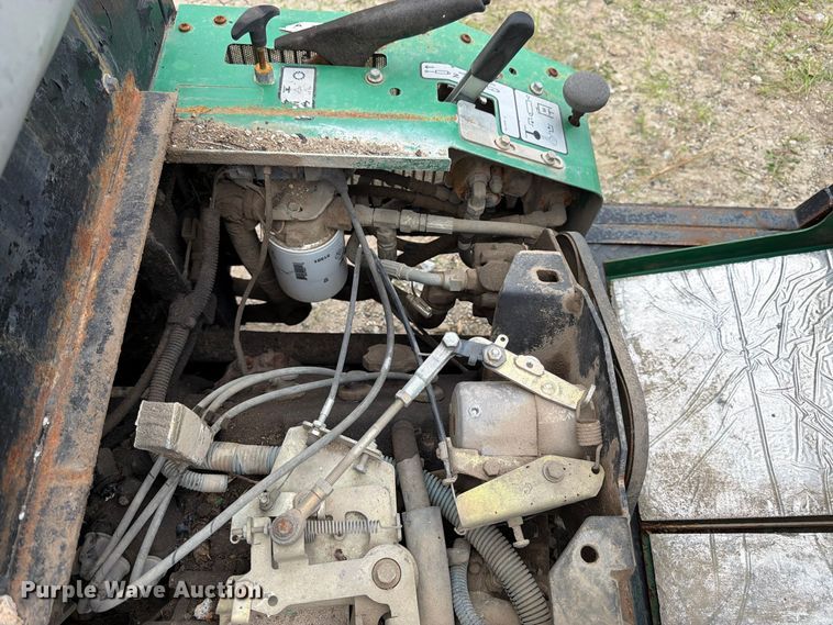 image for item EW5191 1999 Cushman 4W 31 HP Turf utility vehicle