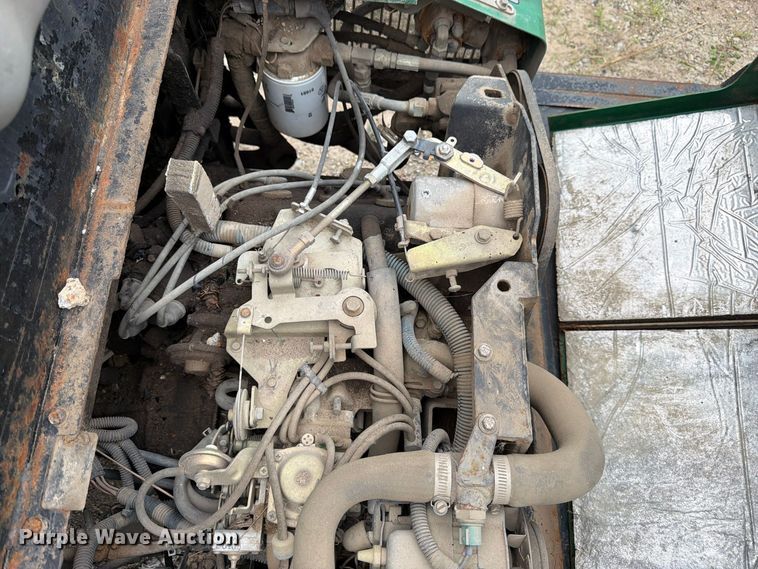 image for item EW5191 1999 Cushman 4W 31 HP Turf utility vehicle