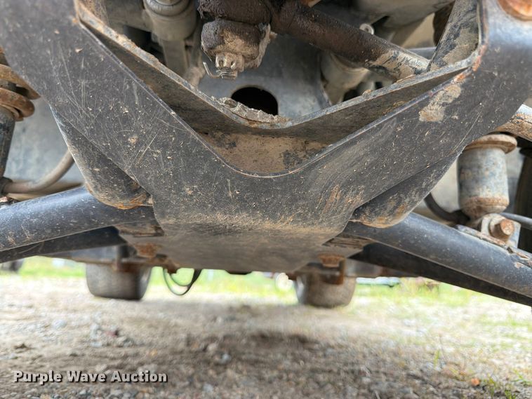 image for item EW5191 1999 Cushman 4W 31 HP Turf utility vehicle