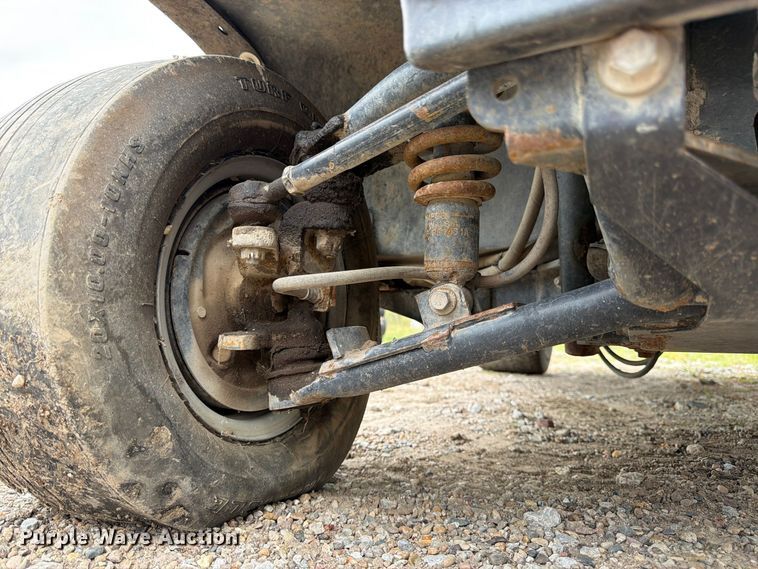 image for item EW5191 1999 Cushman 4W 31 HP Turf utility vehicle