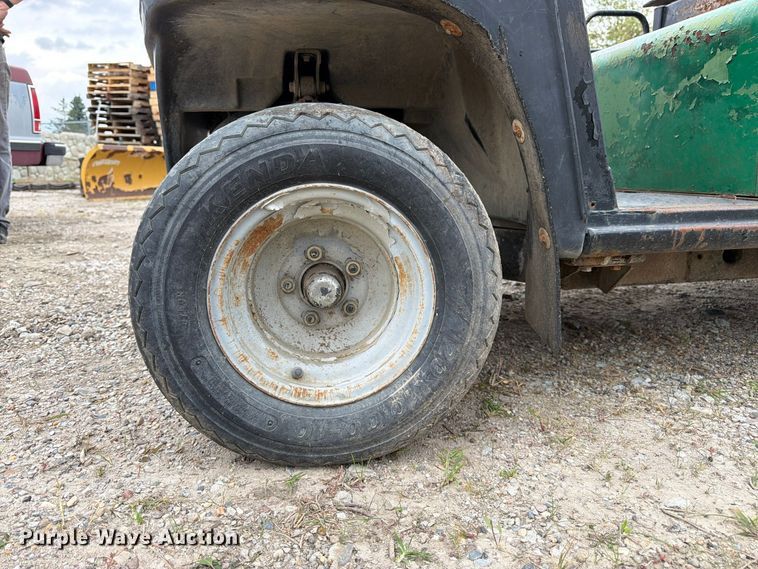image for item EW5191 1999 Cushman 4W 31 HP Turf utility vehicle