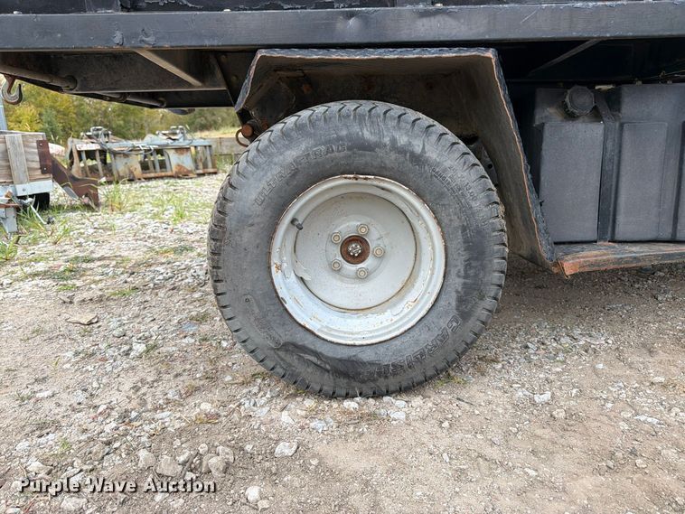 image for item EW5191 1999 Cushman 4W 31 HP Turf utility vehicle