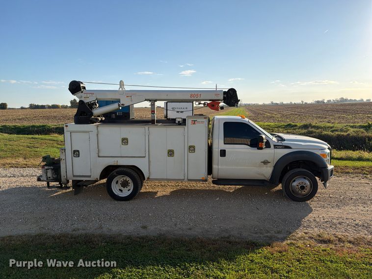 image for item EX4672 2016 Ford F550 utility / service truck