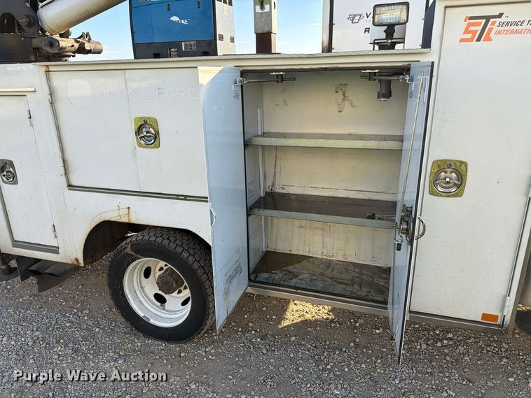 image for item EX4672 2016 Ford F550 utility / service truck