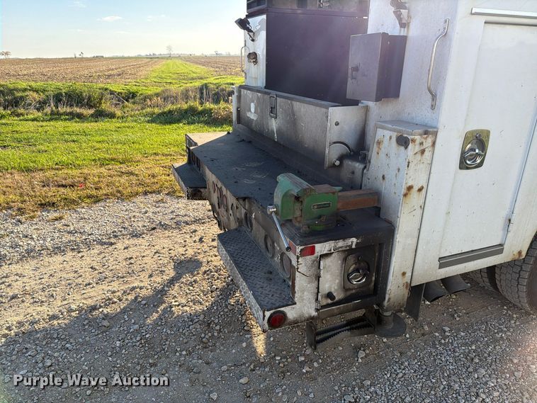 image for item EX4672 2016 Ford F550 utility / service truck