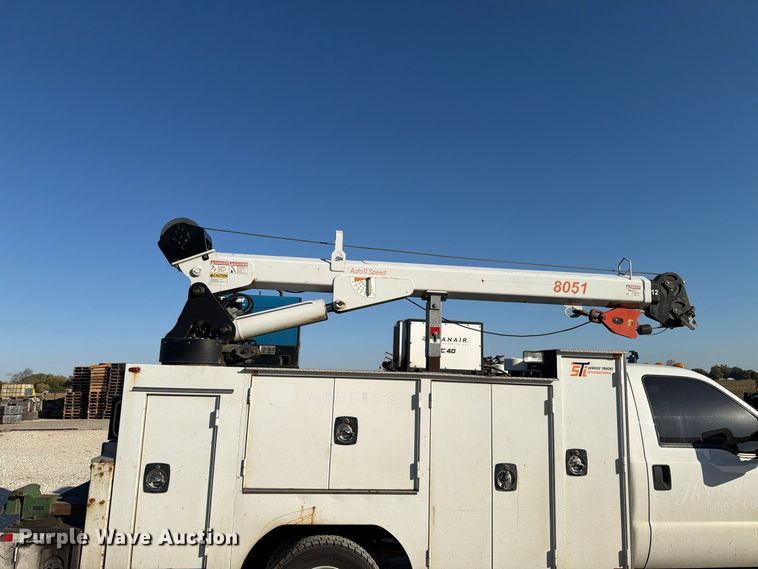 image for item EX4672 2016 Ford F550 utility / service truck