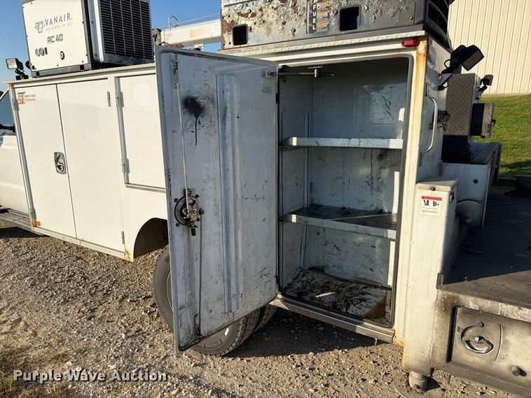 image for item EX4672 2016 Ford F550 utility / service truck