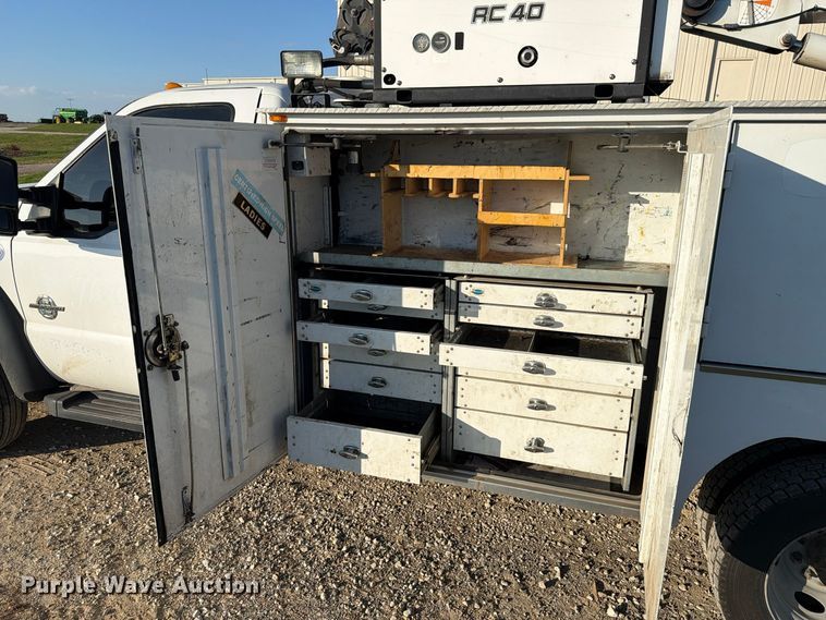 image for item EX4672 2016 Ford F550 utility / service truck