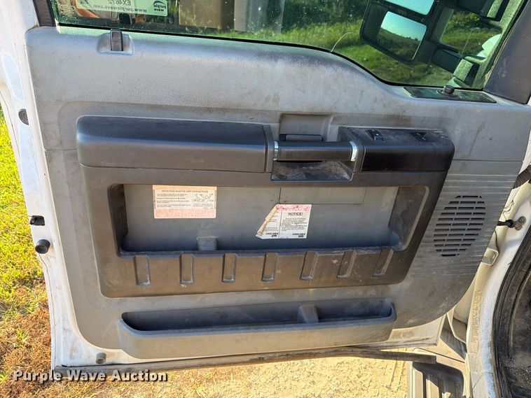 image for item EX4672 2016 Ford F550 utility / service truck