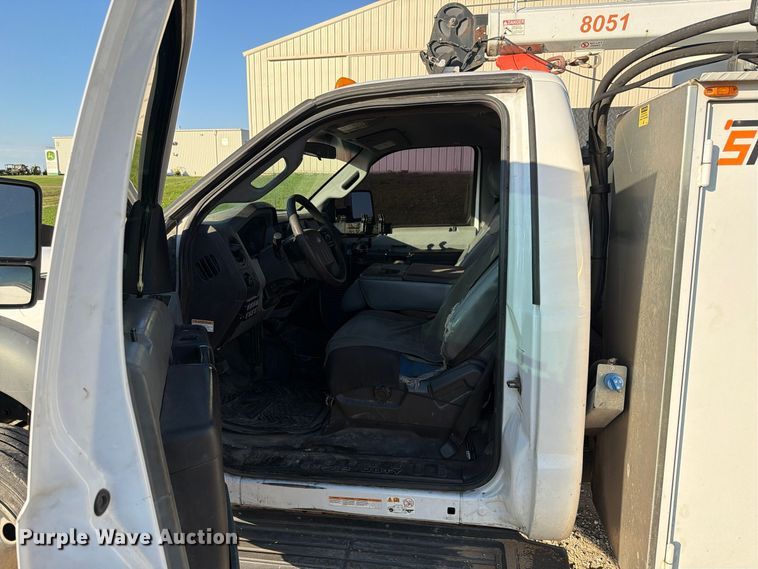 image for item EX4672 2016 Ford F550 utility / service truck
