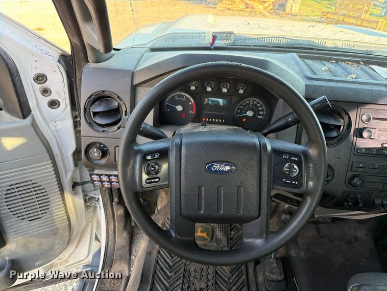 image for item EX4672 2016 Ford F550 utility / service truck