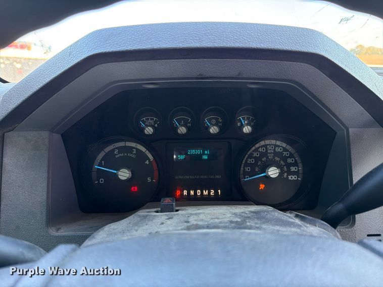 image for item EX4672 2016 Ford F550 utility / service truck