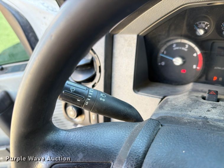 image for item EX4672 2016 Ford F550 utility / service truck
