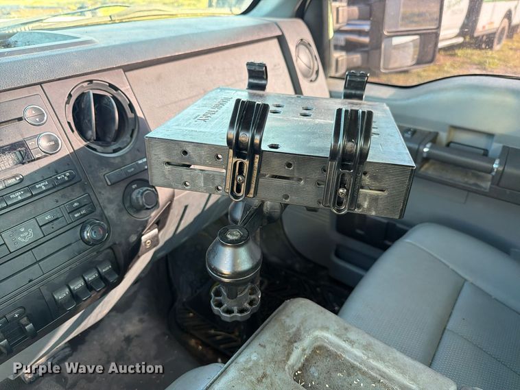 image for item EX4672 2016 Ford F550 utility / service truck