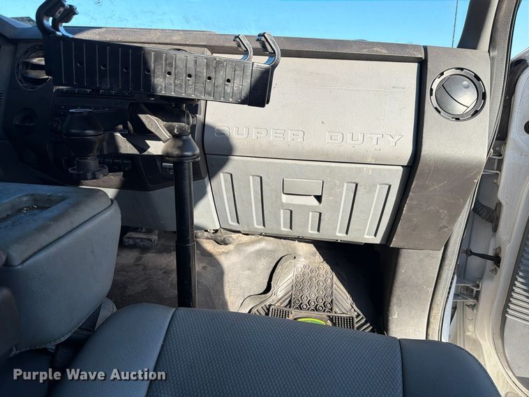 image for item EX4672 2016 Ford F550 utility / service truck