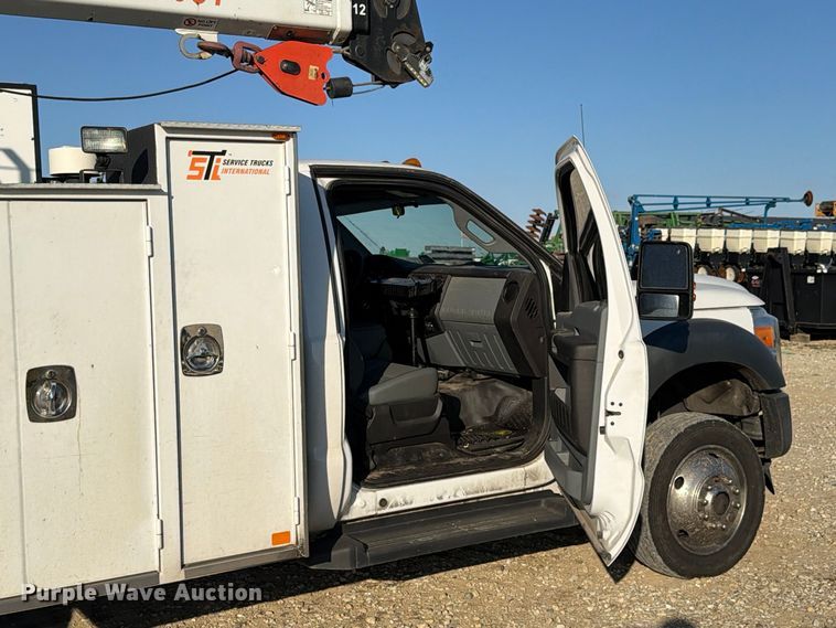 image for item EX4672 2016 Ford F550 utility / service truck