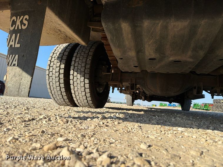 image for item EX4672 2016 Ford F550 utility / service truck