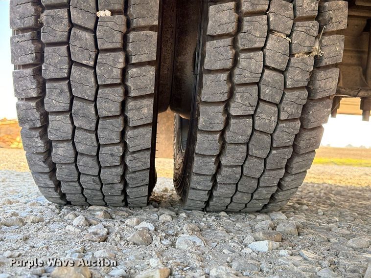 image for item EX4672 2016 Ford F550 utility / service truck