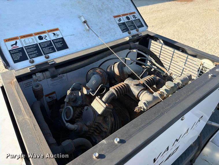 image for item EX4672 2016 Ford F550 utility / service truck