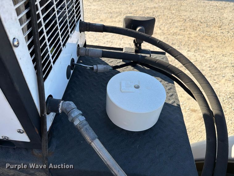 image for item EX4672 2016 Ford F550 utility / service truck