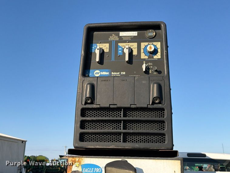 image for item EX4672 2016 Ford F550 utility / service truck
