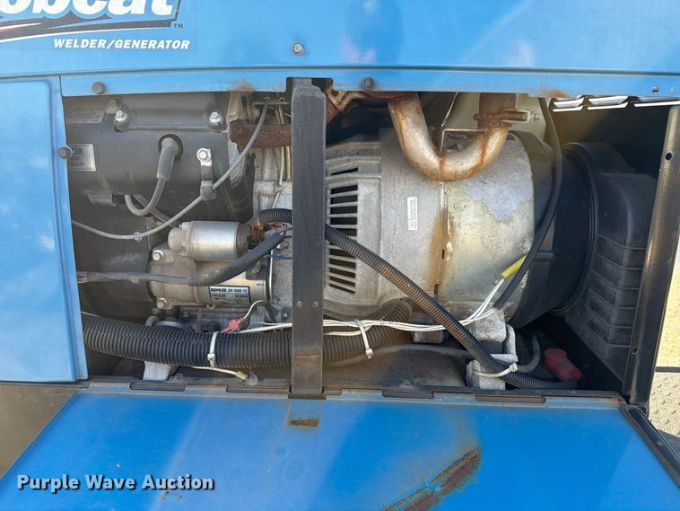 image for item EX4672 2016 Ford F550 utility / service truck