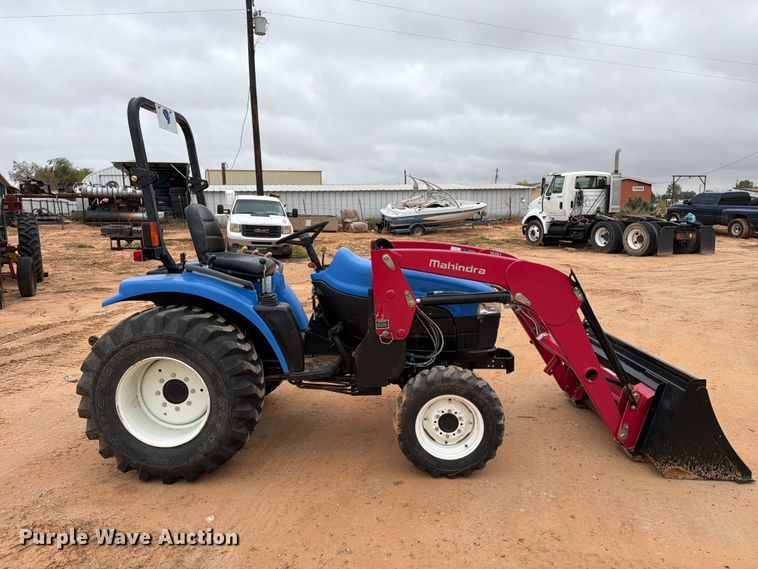 image for item FC0492 2003 New Holland TC29D MFWD tractor