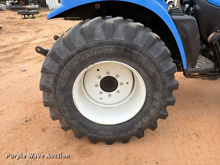 image for item FC0492 2003 New Holland TC29D MFWD tractor