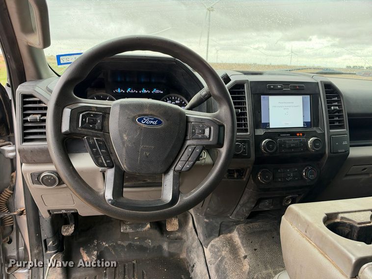 image for item FC0494 2022 Ford F350 Super Duty Crew Cab dump flatbed pickup truck
