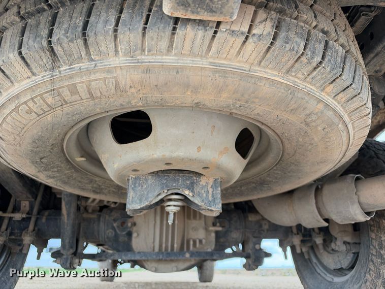 image for item FC0494 2022 Ford F350 Super Duty Crew Cab dump flatbed pickup truck