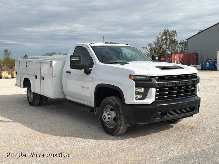 image for item FG0852 2020 Chevrolet Silverado 3500HD utility bed pickup truck