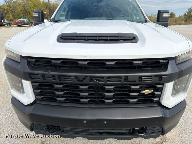 image for item FG0852 2020 Chevrolet Silverado 3500HD utility bed pickup truck