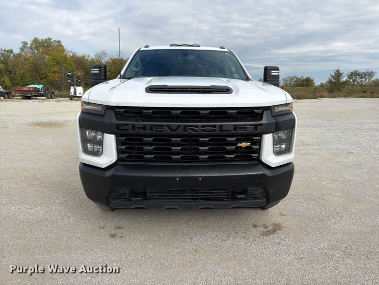 image for item FG0852 2020 Chevrolet Silverado 3500HD utility bed pickup truck